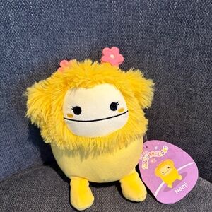 Nomi 5” squishmallow